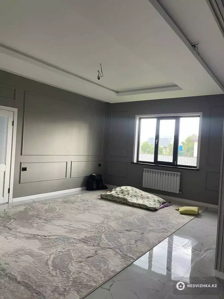 4-комнатная часть дома, 12 соток, 180 м²