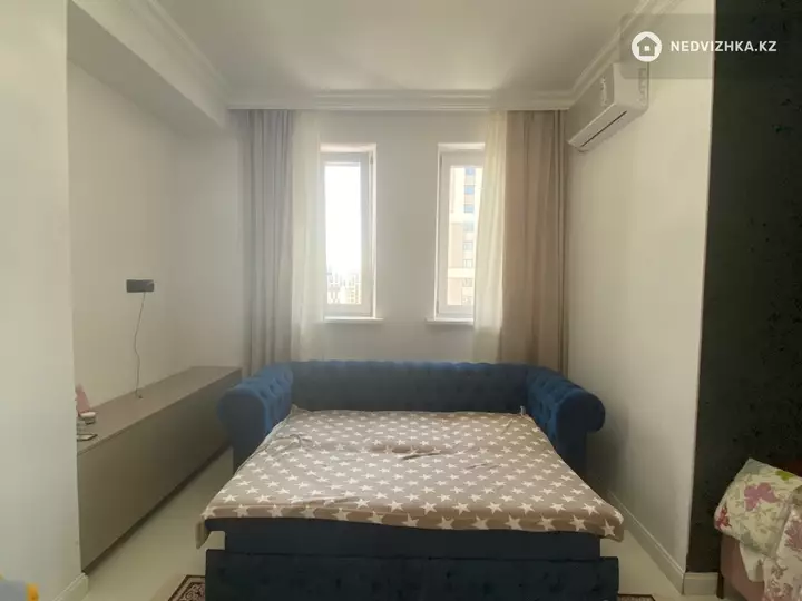 1-комнатная квартира, этаж 11 из 20, 38 м², фотография 2