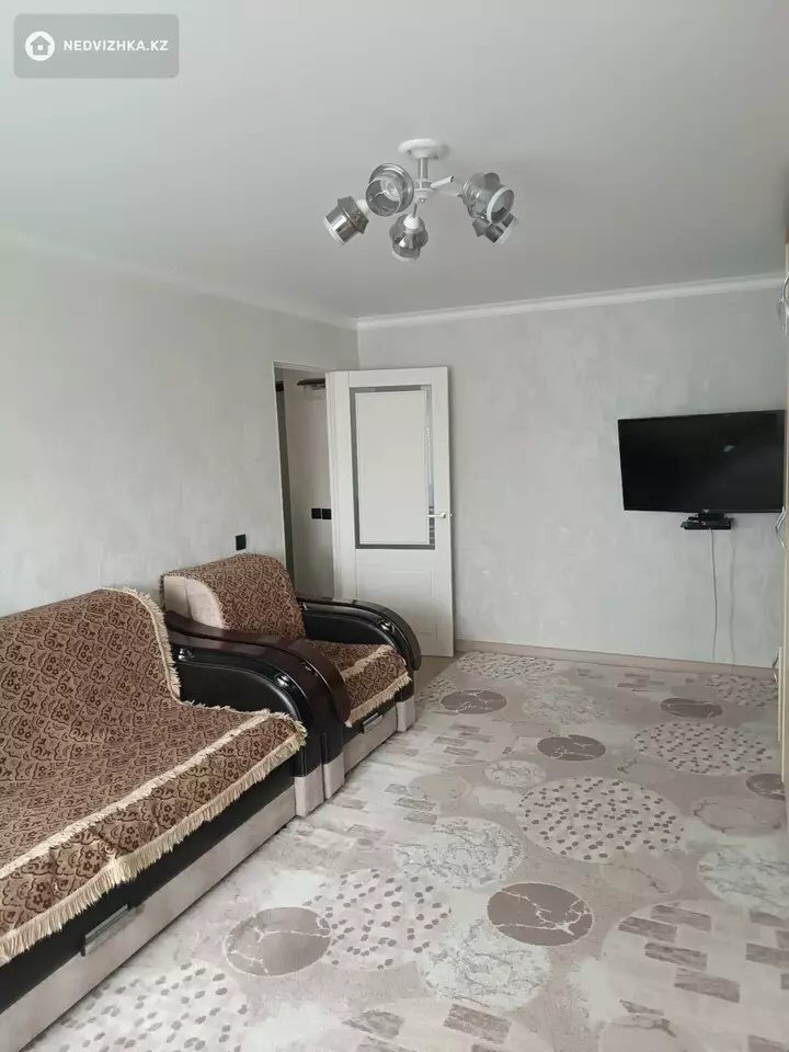 1-комнатная квартира, этаж 4 из 5, 32 м², фотография 2