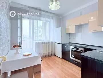 2-комнатная квартира, этаж 8 из 12, 61 м², миниатюра 5