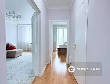 2-комнатная квартира, этаж 8 из 12, 61 м², миниатюра 4