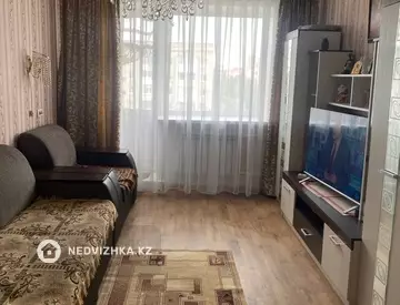 3-комнатная квартира, этаж 4 из 5, 50 м²