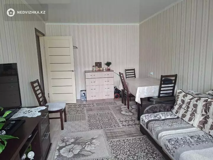 2-комнатная квартира, этаж 4 из 5, 45 м², фотография 3
