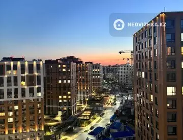 2-комнатная квартира, этаж 14 из 17, 44 м², миниатюра 2