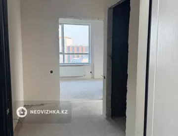 2-комнатная квартира, этаж 14 из 17, 44 м², миниатюра 9