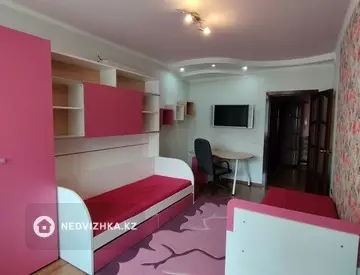 4-комнатная квартира, этаж 2 из 5, 109 м²
