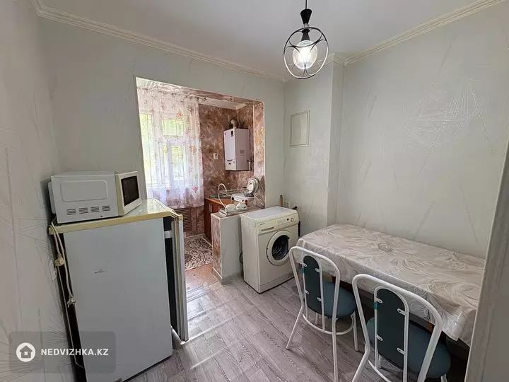 1-комнатная квартира, этаж 1 из 5, 35 м², По часам, 3-фотосурет