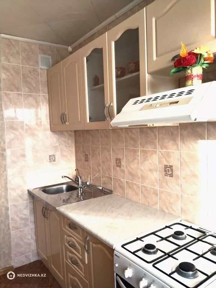 3-комнатная квартира, этаж 6 из 9, 68 м², фотография 2