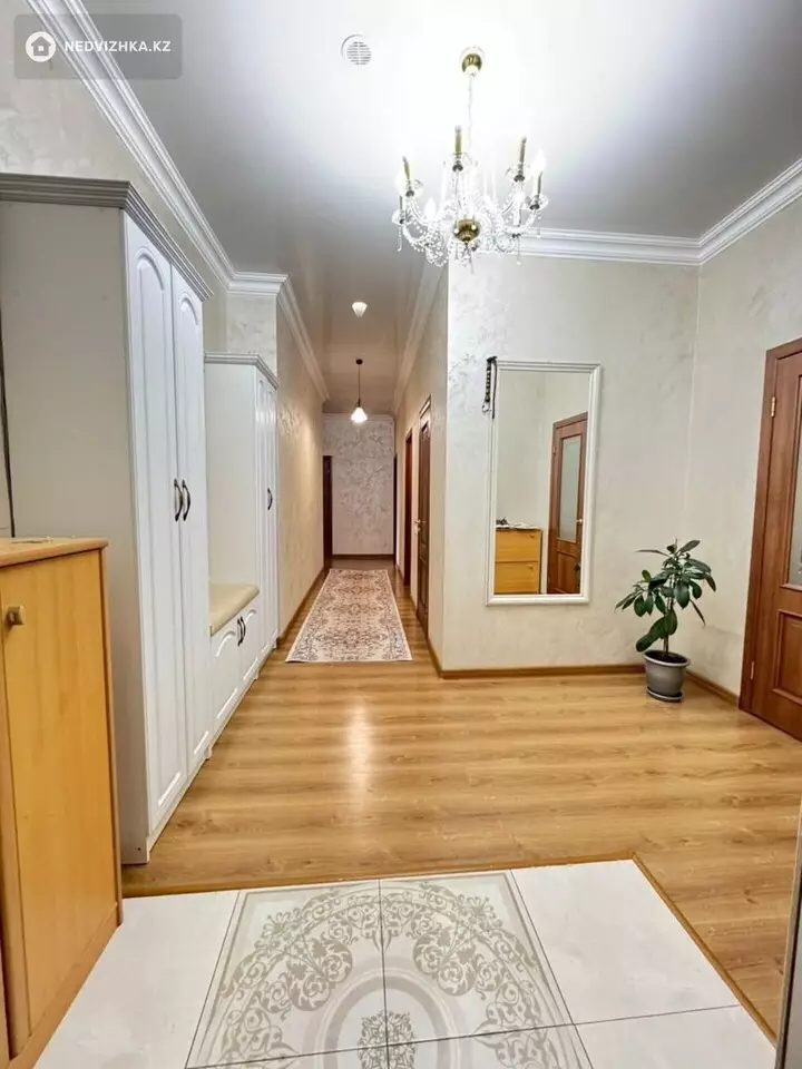 3-комнатная квартира, этаж 10 из 12, 125 м²