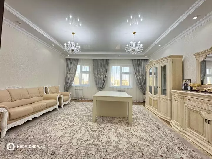 3-комнатная квартира, этаж 10 из 12, 125 м², фотография 2