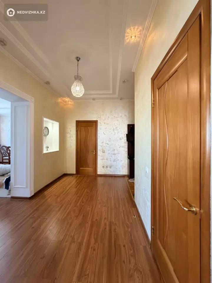 3-комнатная квартира, этаж 12 из 15, 118 м², фотография 2