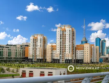 3-комнатная квартира, этаж 12 из 15, 118 м², миниатюра 1