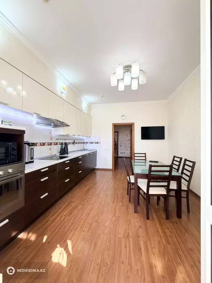3-комнатная квартира, этаж 12 из 15, 118 м², фотография 3