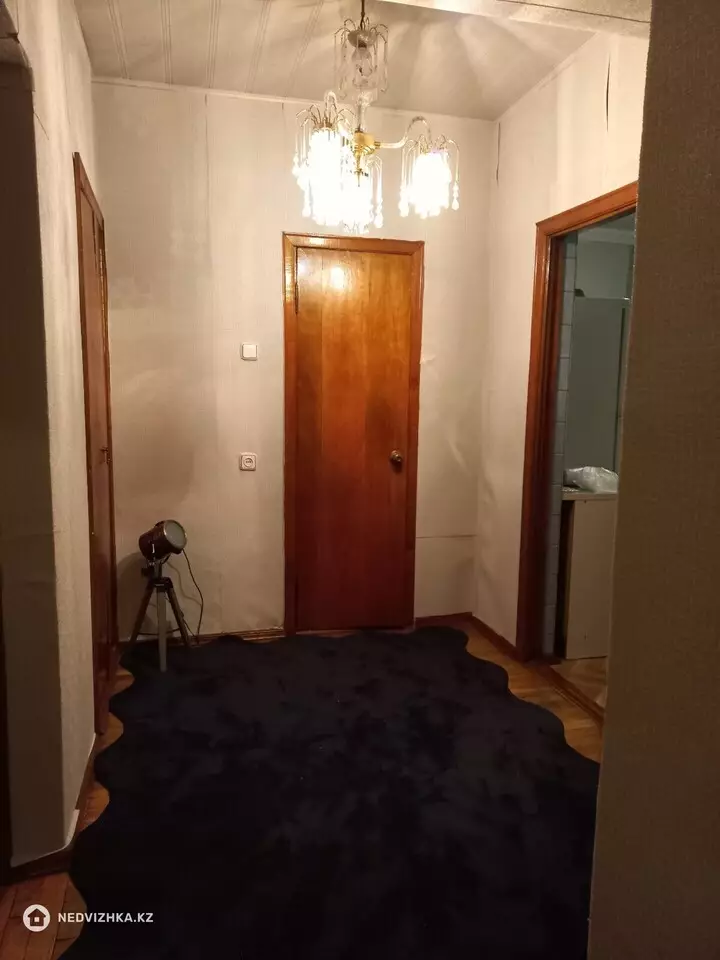 5-бөлмелі үй, 11 соттық, 380 м², На длительный срок, 3-фотосурет