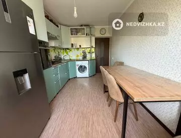 3-комнатная квартира, этаж 3 из 5, 81 м², миниатюра 4