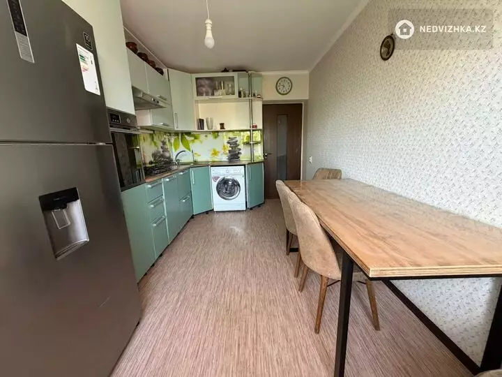 3-комнатная квартира, этаж 3 из 5, 81 м², фотография 4