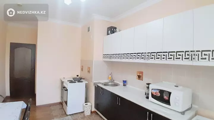 2-комнатная квартира, этаж 7 из 10, 70 м², На длительный срок, фотография 2