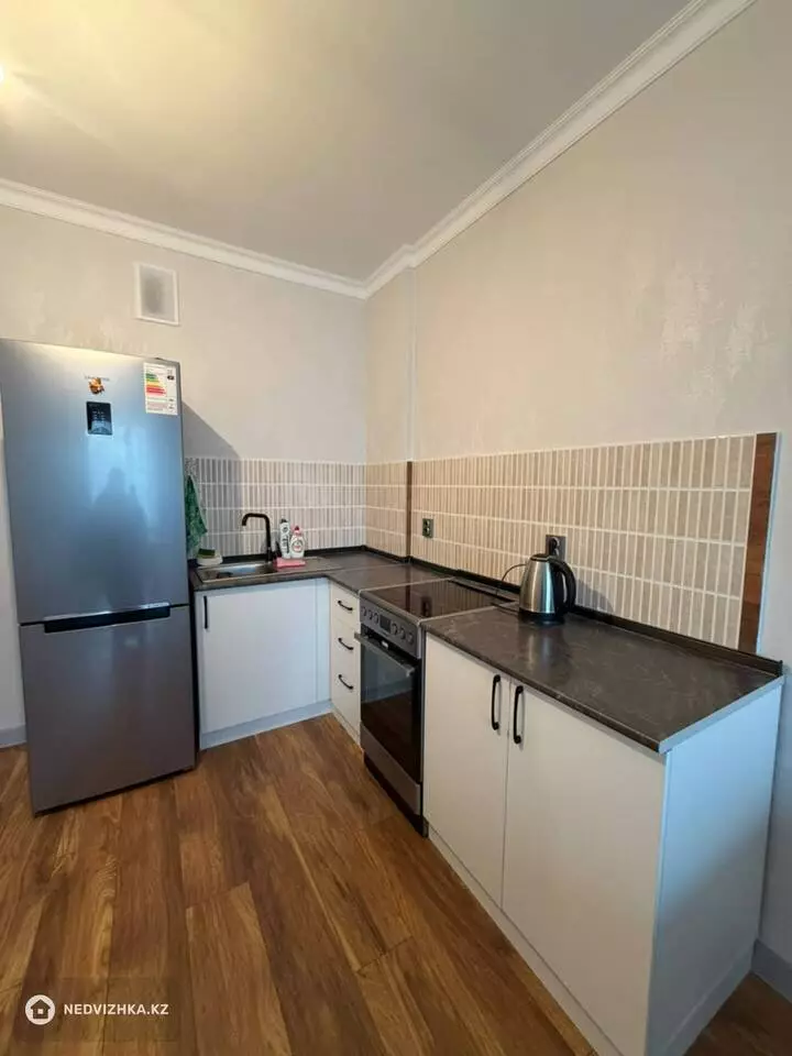 2-комнатная квартира, этаж 11 из 14, 50 м², фотография 2
