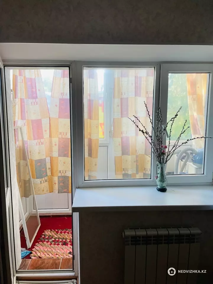1-комнатная квартира, этаж 2 из 5, 34 м², фотография 2