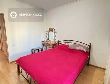2-комнатная квартира, этаж 3 из 12, 58 м², миниатюра 2