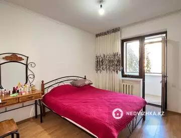 2-комнатная квартира, этаж 3 из 12, 58 м², миниатюра 1