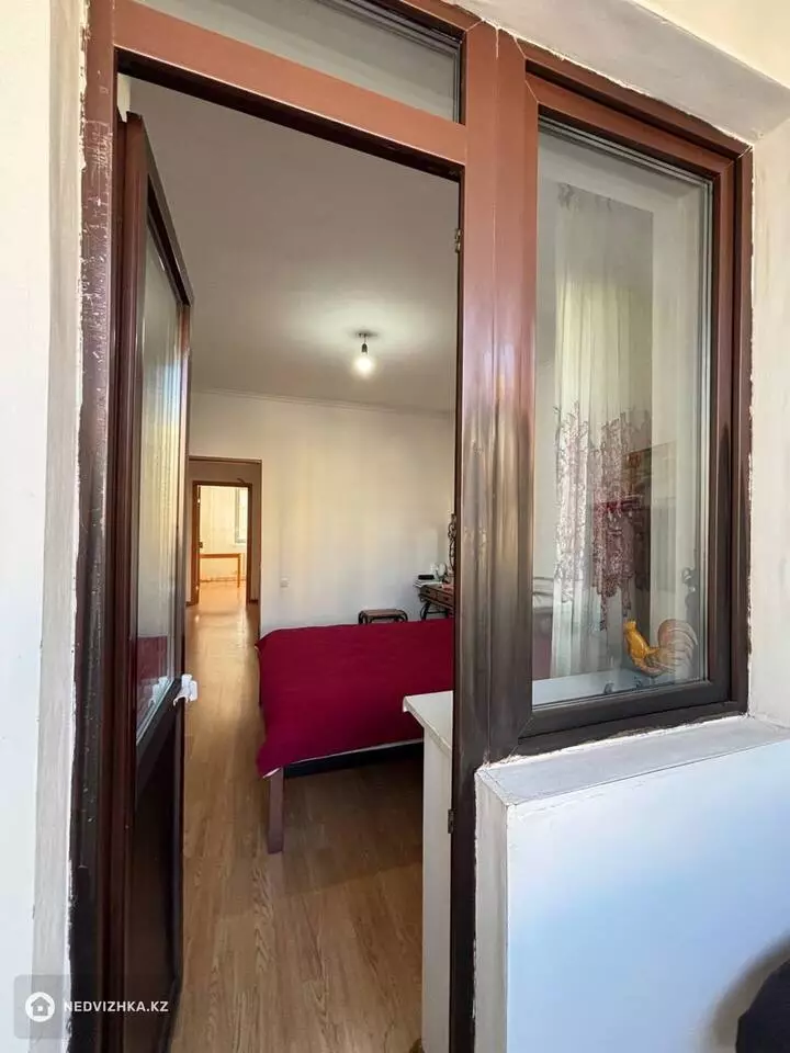 2-комнатная квартира, этаж 3 из 12, 58 м², фотография 4