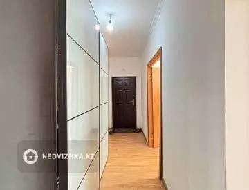 2-комнатная квартира, этаж 3 из 12, 58 м², миниатюра 8