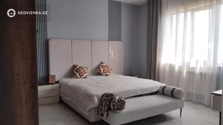 4-комнатная часть дома, 12 соток, 250 м²