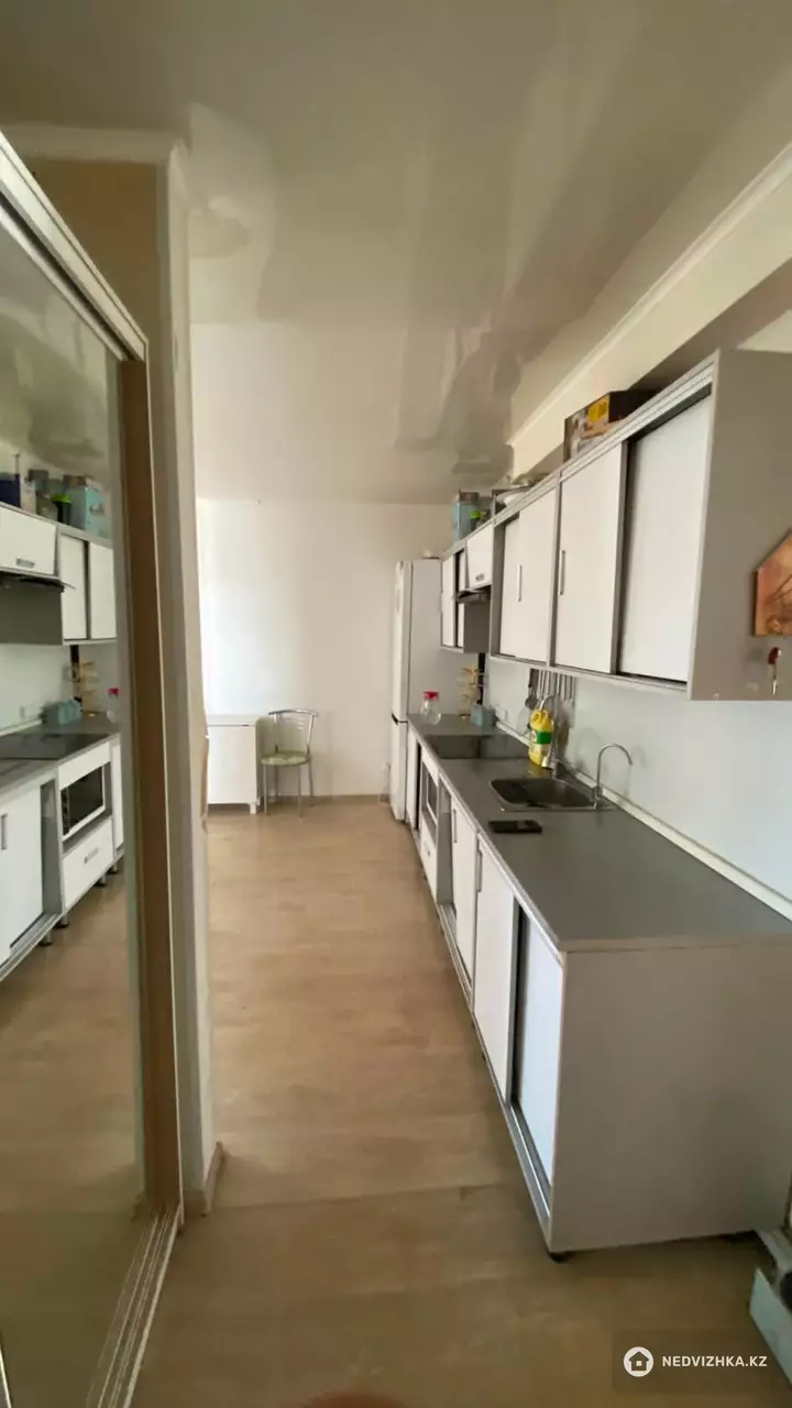1-комнатная квартира, этаж 11 из 11, 38 м², фотография 4