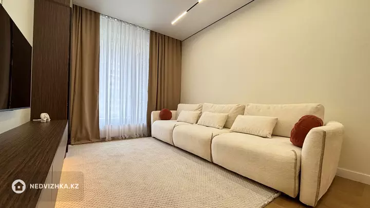 2-комнатная квартира, этаж 3 из 16, 55 м², фотография 3