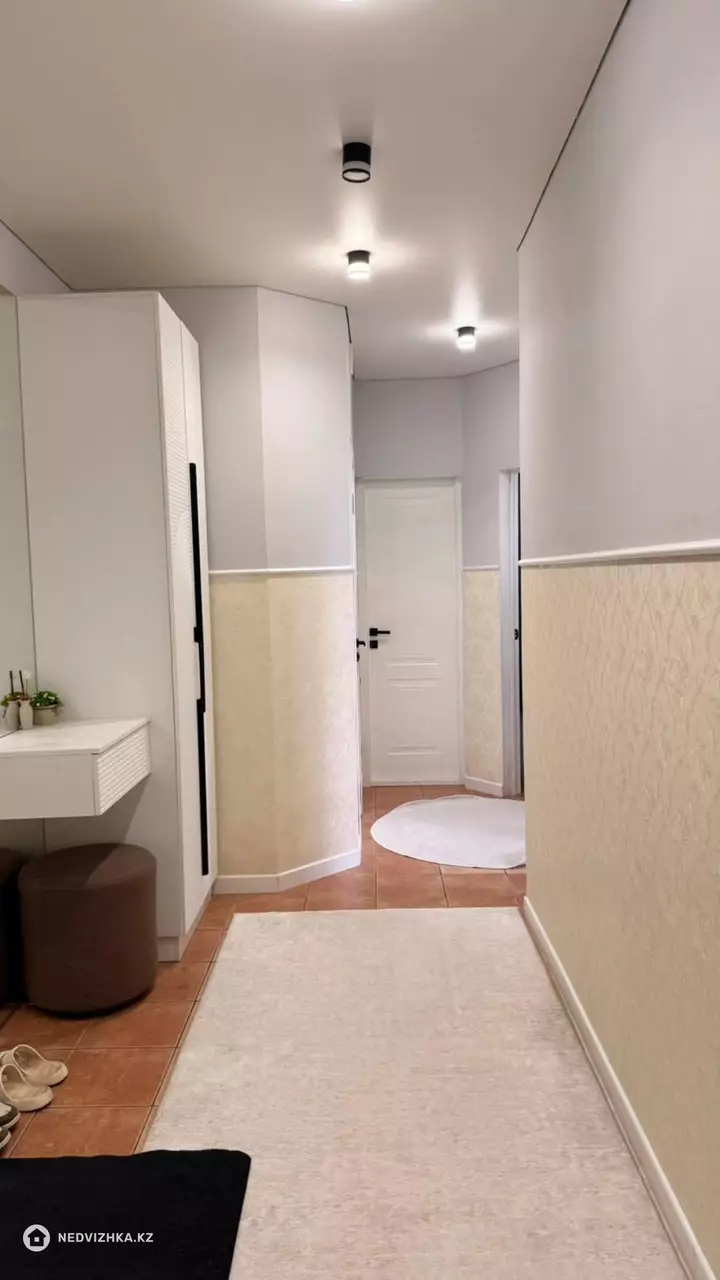 2-комнатная квартира, этаж 3 из 5, 75 м²