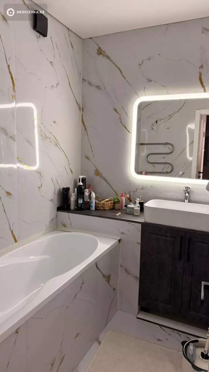 2-комнатная квартира, этаж 3 из 5, 75 м², фотография 4