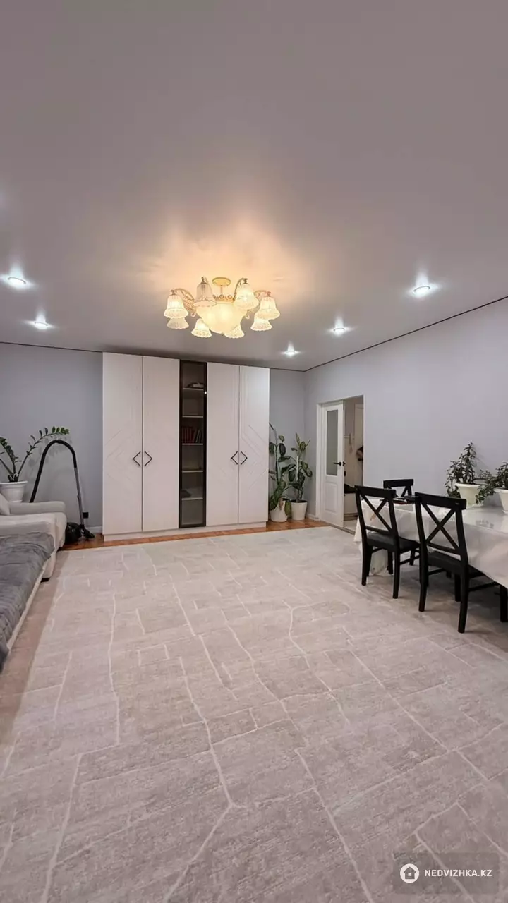 2-комнатная квартира, этаж 3 из 5, 75 м², фотография 5