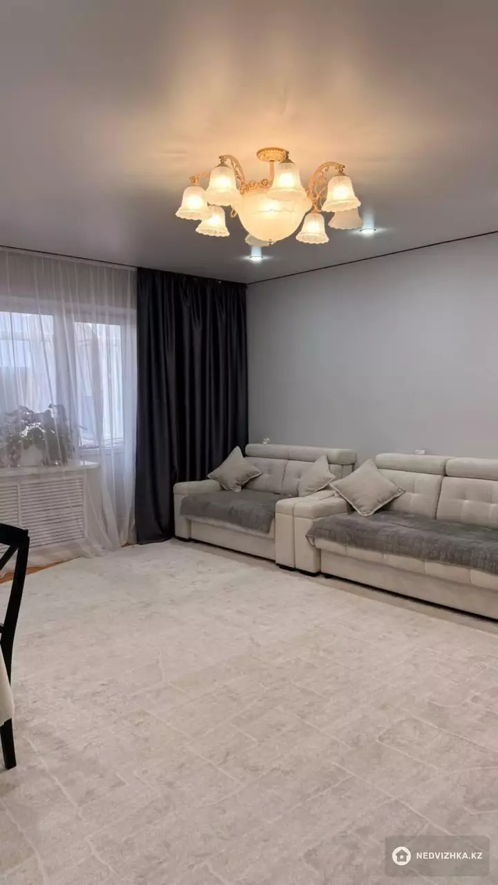 2-комнатная квартира, этаж 3 из 5, 75 м², фотография 4