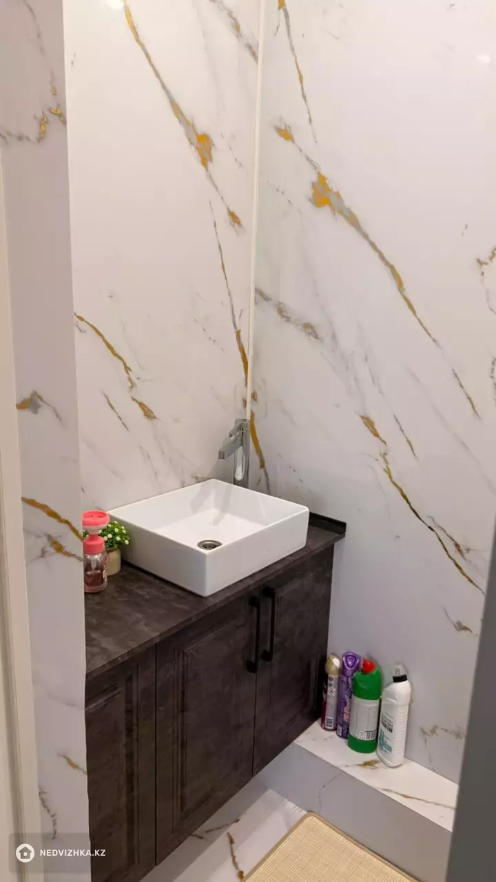 2-комнатная квартира, этаж 3 из 5, 75 м²
