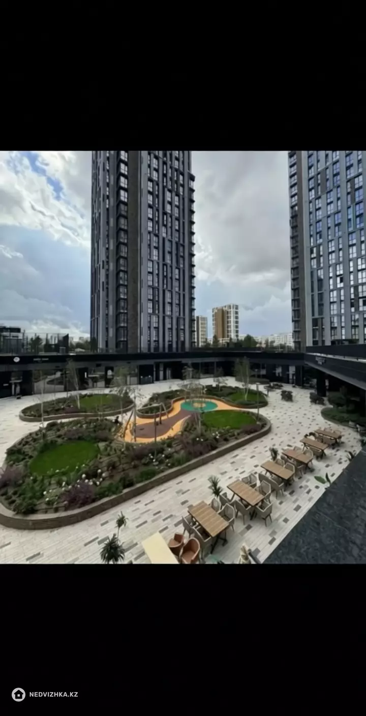 3-комнатная квартира, этаж 22 из 35, 82 м², фотография 3