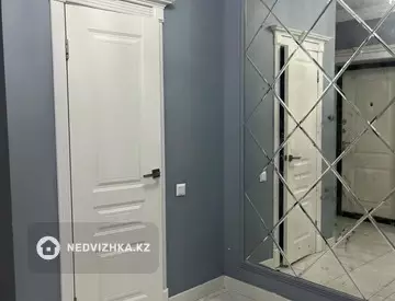 5-комнатная квартира, этаж 12 из 12, 200 м²