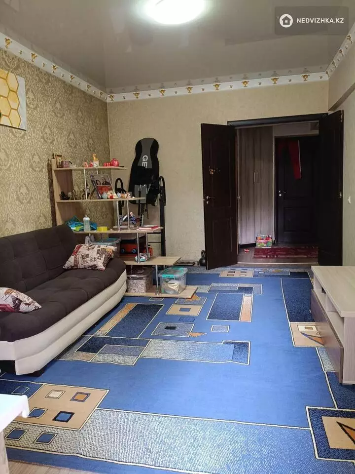 2-комнатная квартира, этаж 2 из 5, 51 м², фотография 3