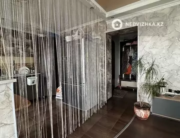 4-комнатная квартира, этаж 9 из 10, 99 м²