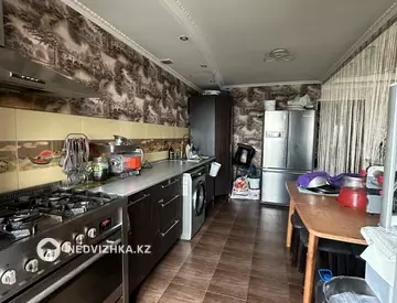 4-комнатная квартира, этаж 9 из 10, 99 м²