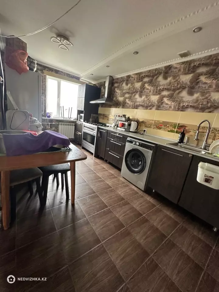 4-комнатная квартира, этаж 9 из 10, 99 м², фотография 3
