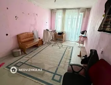 3-комнатная квартира, этаж 2 из 9, 67 м², миниатюра 2