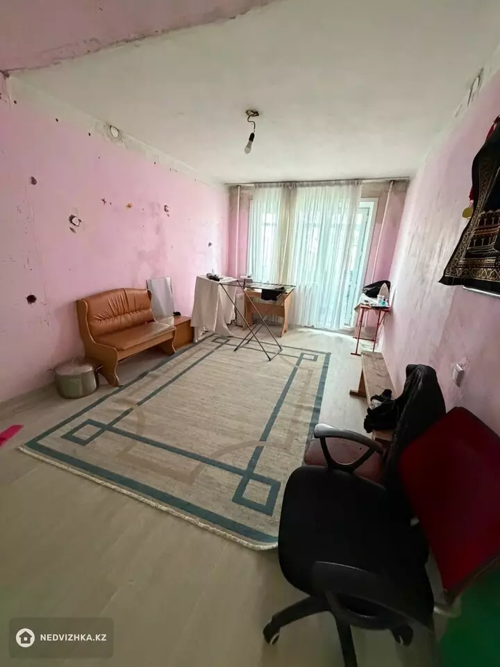 3-комнатная квартира, этаж 2 из 9, 67 м², фотография 2