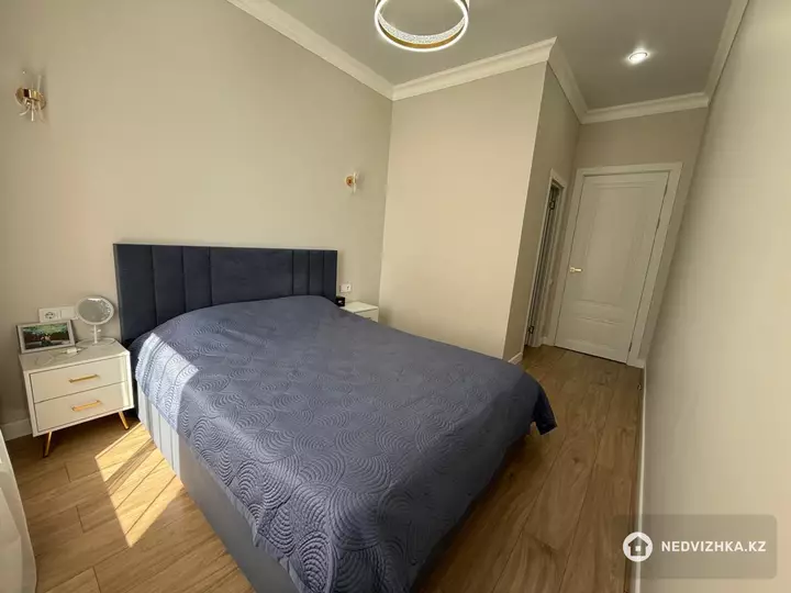2-комнатная квартира, этаж 8 из 12, 60 м², фотография 5