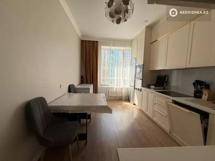 2-комнатная квартира, этаж 8 из 12, 60 м², фотография 4