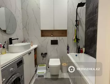 2-комнатная квартира, этаж 8 из 12, 60 м², миниатюра 1