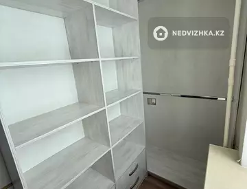 2-комнатная квартира, этаж 5 из 10, 65 м², миниатюра 1