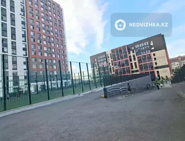 3-комнатная квартира, этаж 10 из 17, 61 м², миниатюра 3