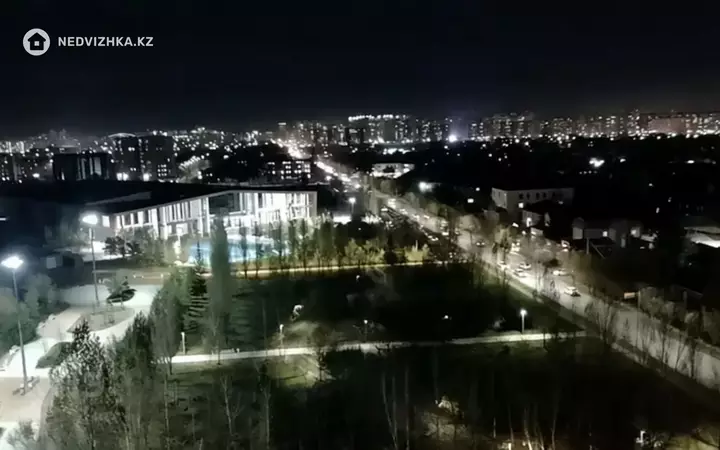 2-комнатная квартира, этаж 13 из 13, 44 м², фотография 2