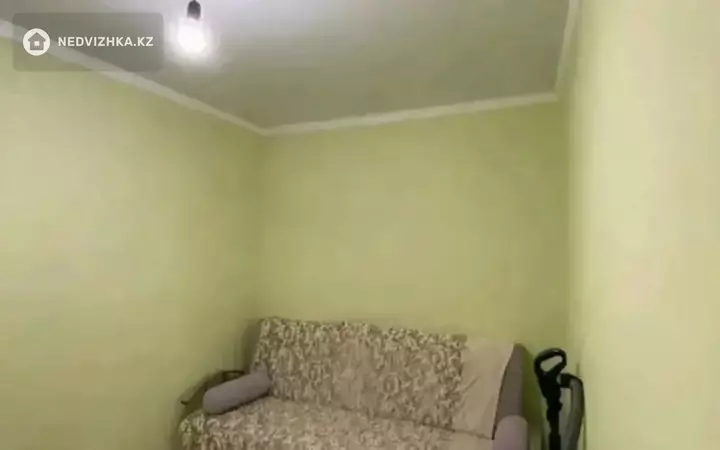 2-комнатная квартира, этаж 13 из 13, 44 м², фотография 3